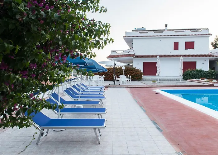 Couette-café Milena 4*